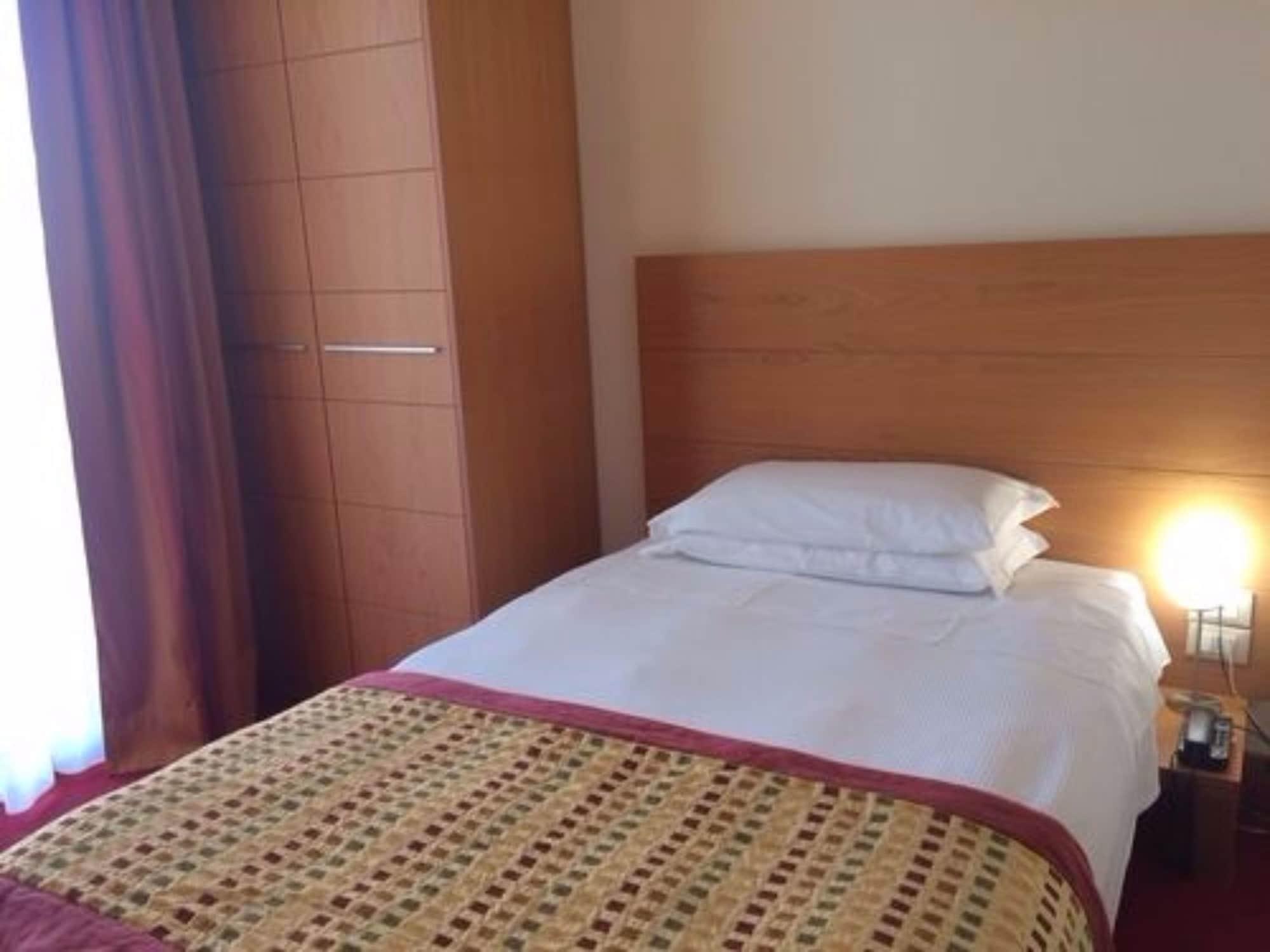 Accademia Hotel Римини Экстерьер фото