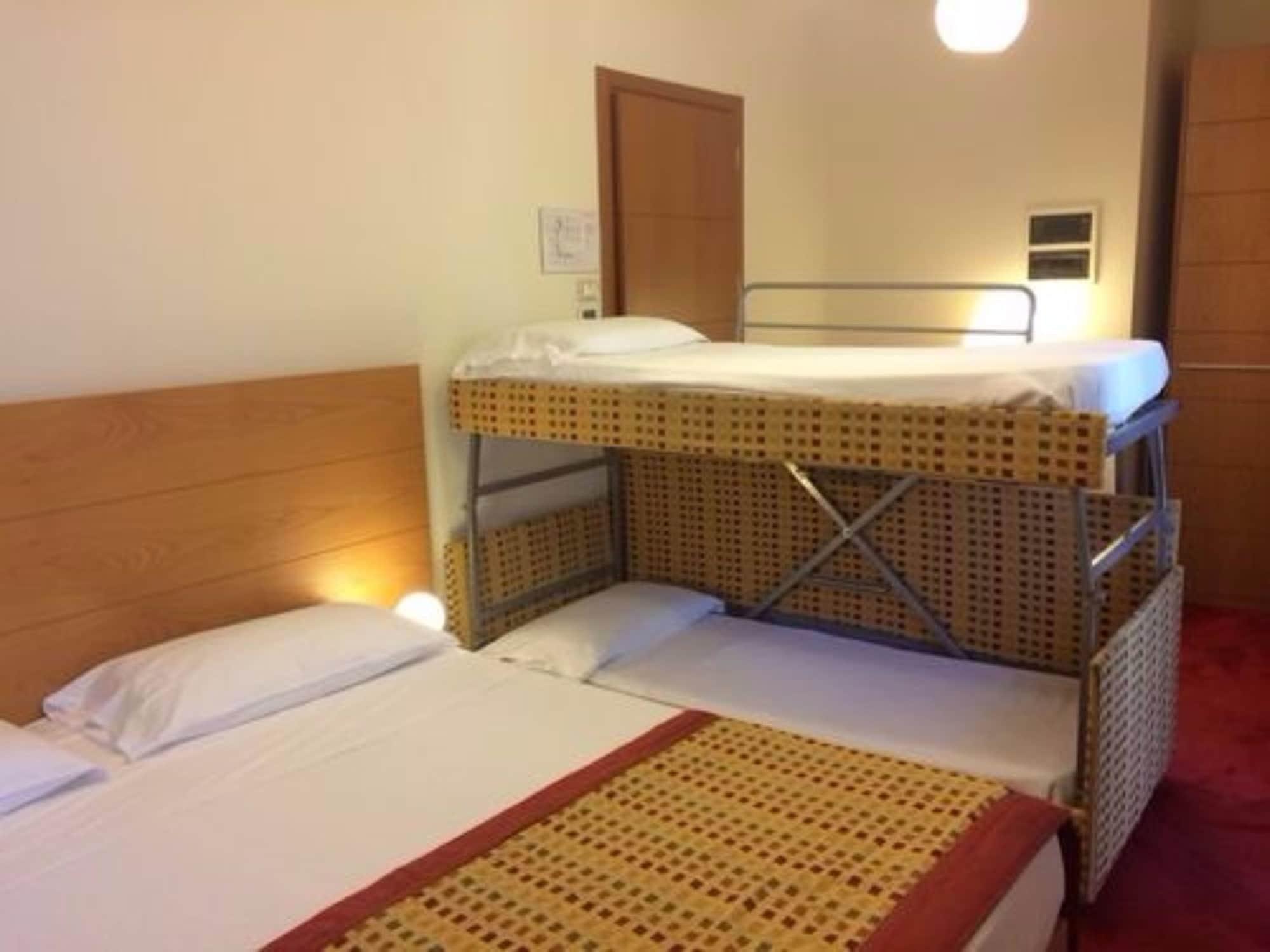Accademia Hotel Римини Экстерьер фото