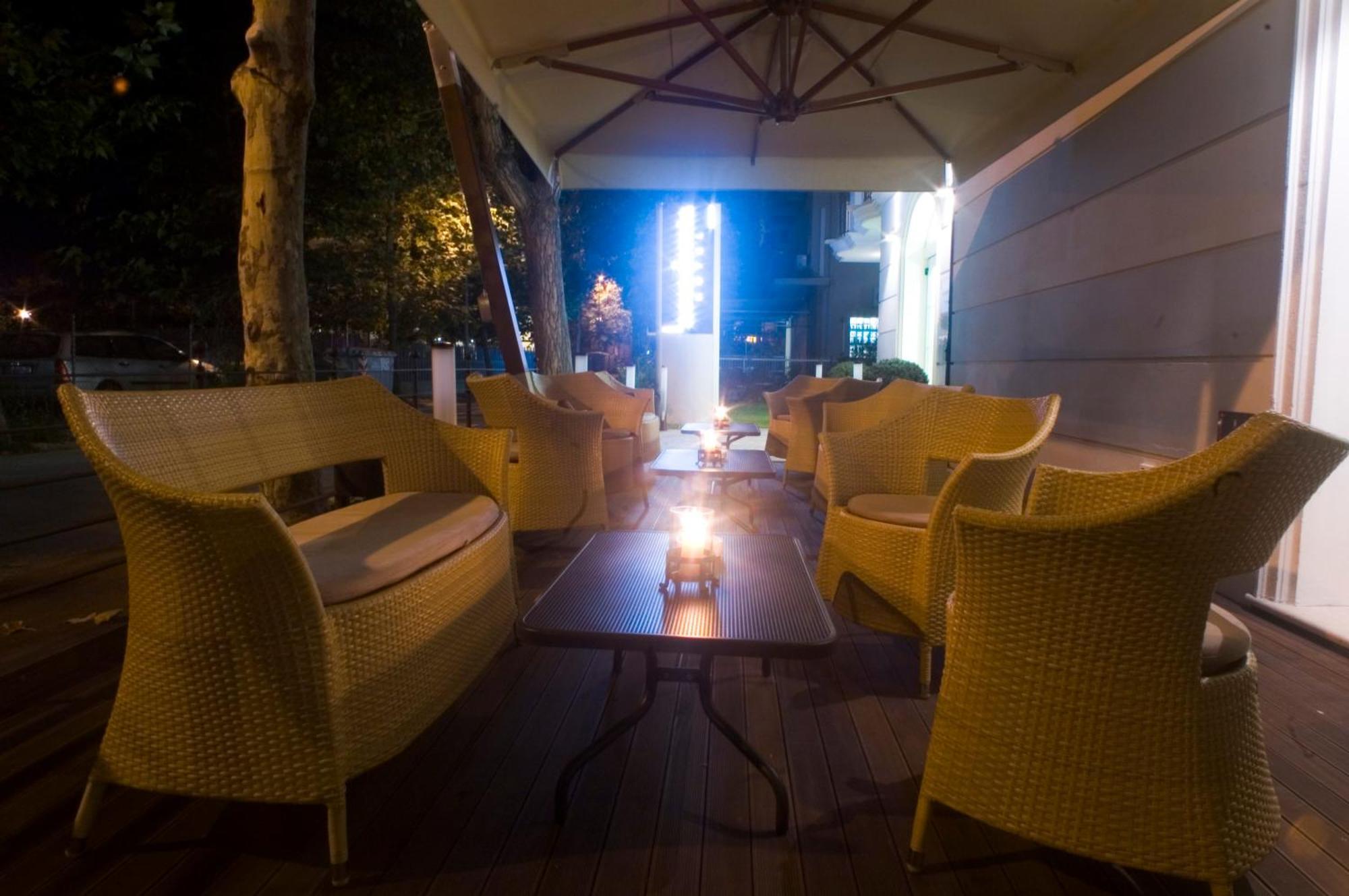 Accademia Hotel Римини Экстерьер фото