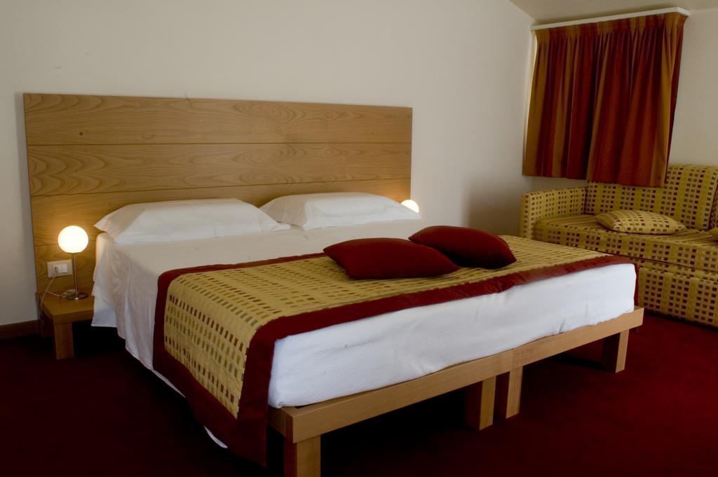 Accademia Hotel Римини Экстерьер фото