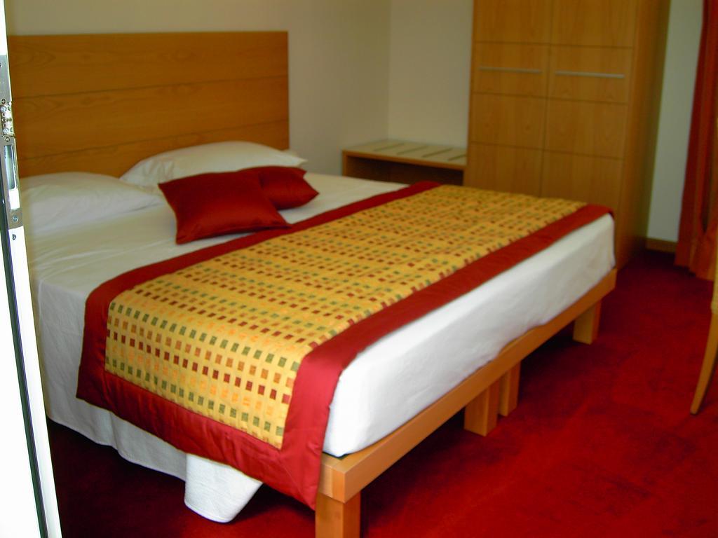 Accademia Hotel Римини Экстерьер фото
