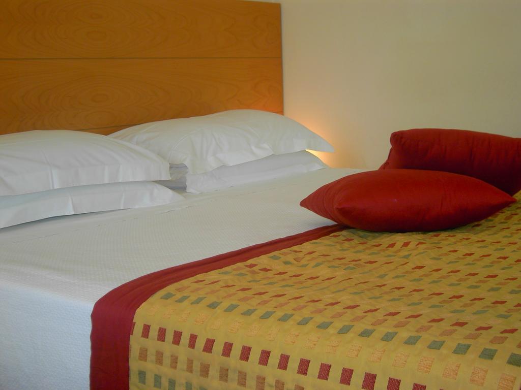 Accademia Hotel Римини Экстерьер фото