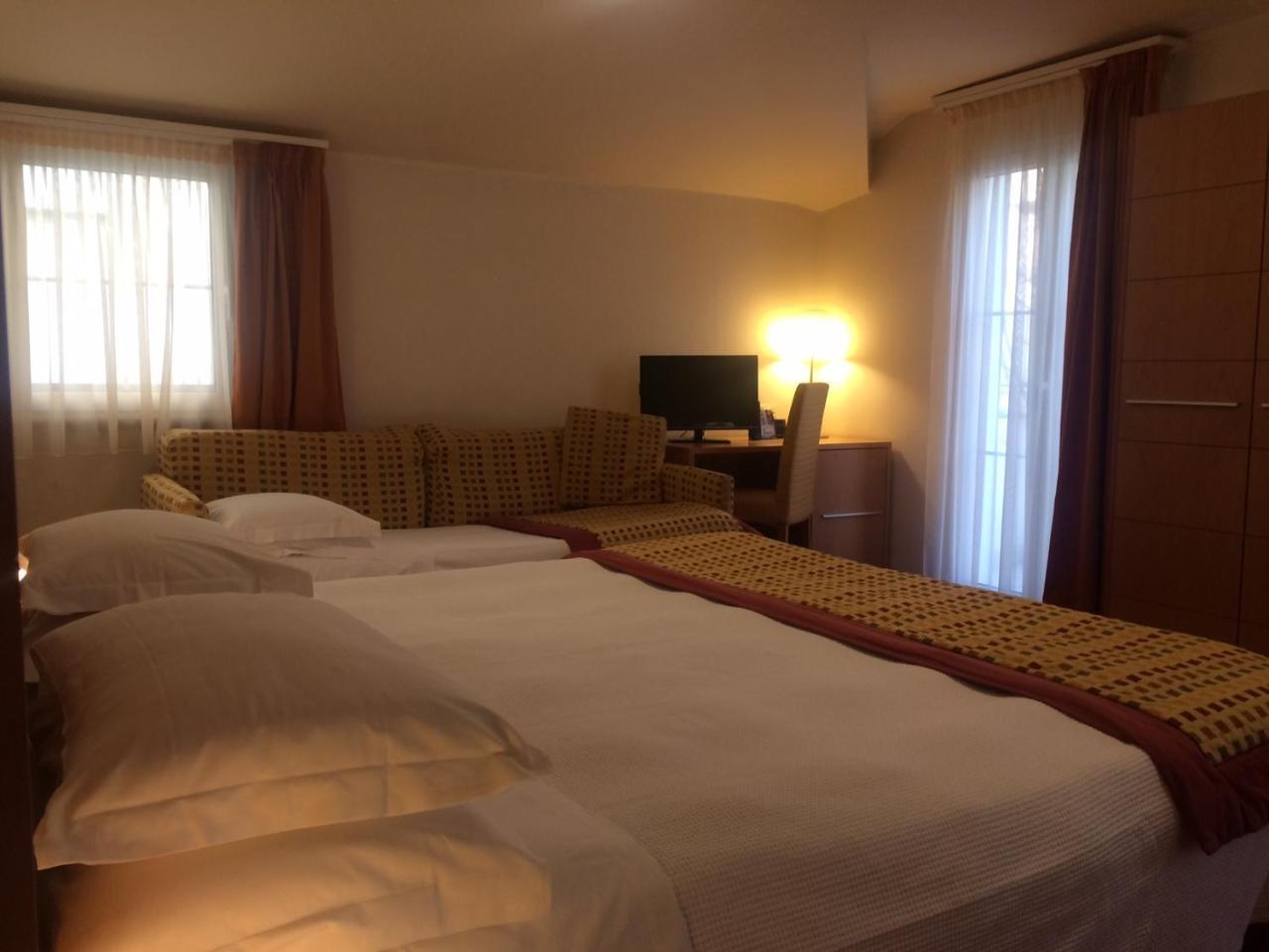 Accademia Hotel Римини Экстерьер фото