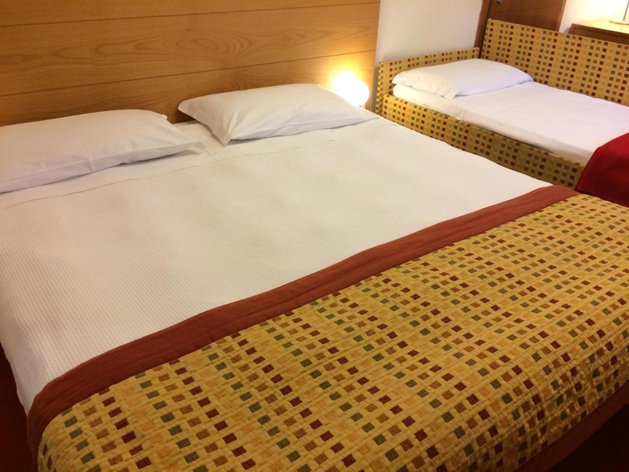 Accademia Hotel Римини Экстерьер фото