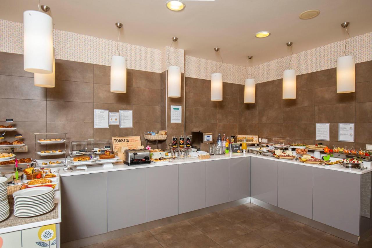 Accademia Hotel Римини Экстерьер фото