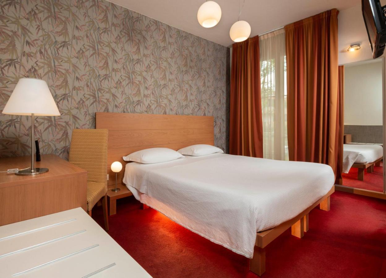Accademia Hotel Римини Экстерьер фото