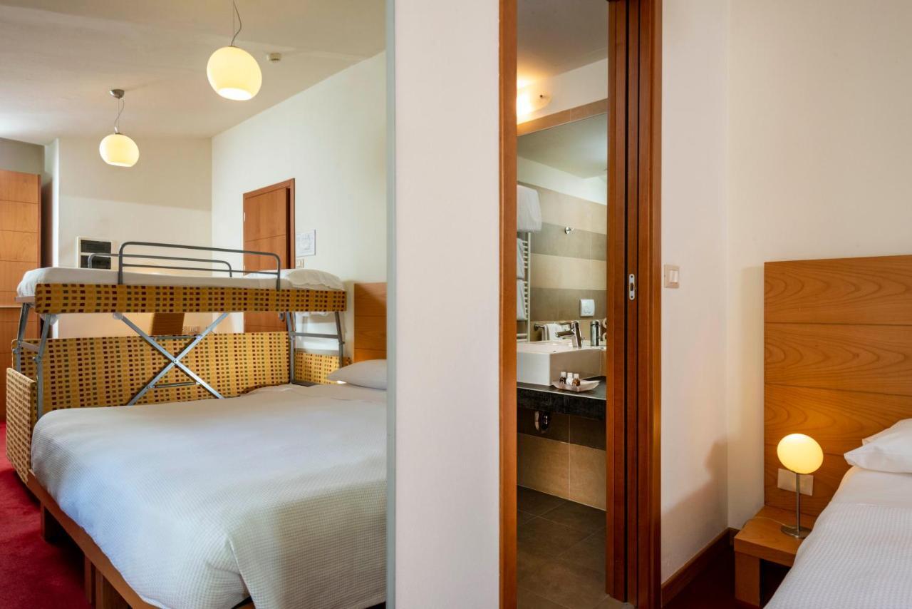 Accademia Hotel Римини Экстерьер фото