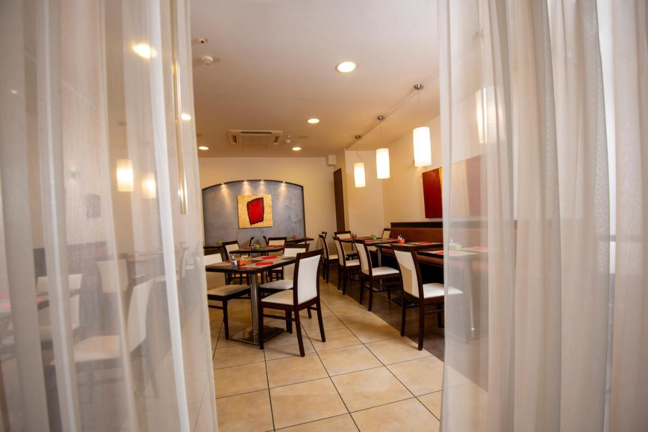 Accademia Hotel Римини Экстерьер фото